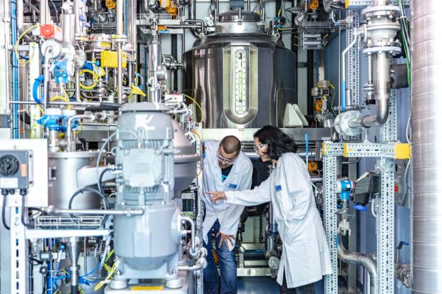 Novartis beabsichtigt, das auf Krebsbehandlung spezialisierte Biopharmaunternehmen Morphosys für 68 Euro pro Aktie zu übernehmen; Biopharma, Antikörper, Tumor, Krebs, Onkologie