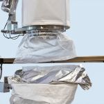 Die Containment-Folien-Technologie von Novindustra ist speziell für das staub- und kontaminationsfreie Befüllen und Entleeren von hoch toxischen Produkten (bis OEB 5) in flexible Gebinde, insbesondere Big-Bag mit In-Liner, entwickelt worden.